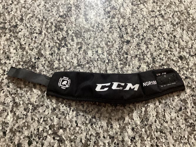 Youth CCM Neck Guard NGR100-s/m