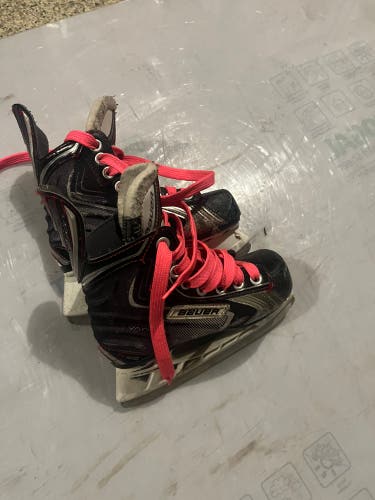 Used Bauer Regular Width 11 Hockey Skates