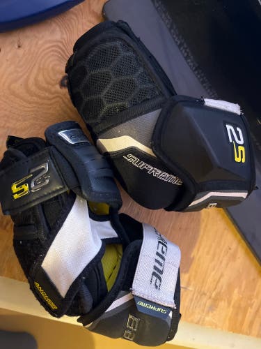 Used Small Bauer Supreme 2S Elbow Pads