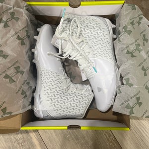 White Women's Molded Cleats High Top Highlight Women’s Size 9.5