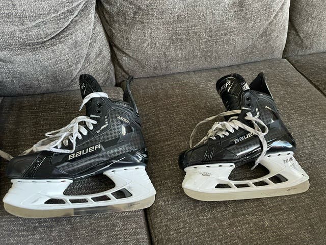 Senior Used Bauer Supreme Mach Hockey Skates Regular Width 10
