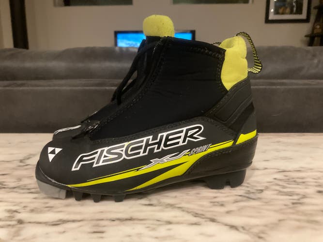 Size 3.5 Fischer XJ Sprint Cross Country Ski Boots