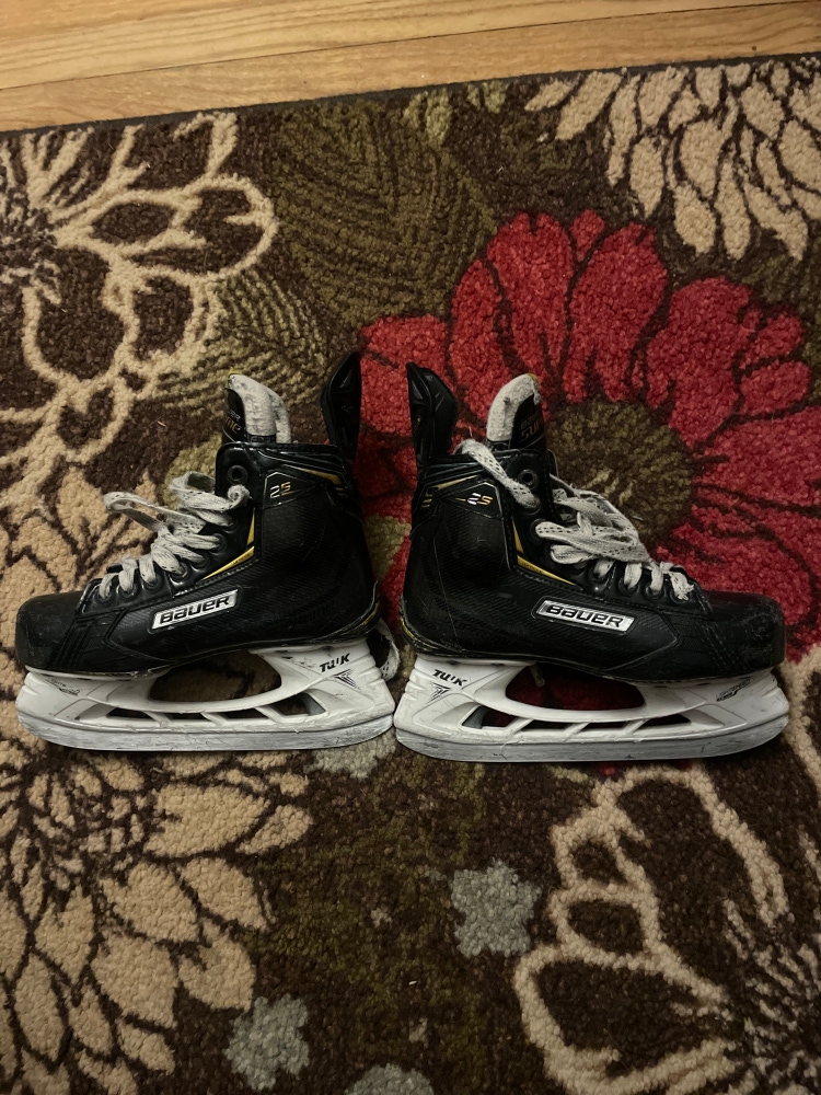 Bauer supreme hockey skates