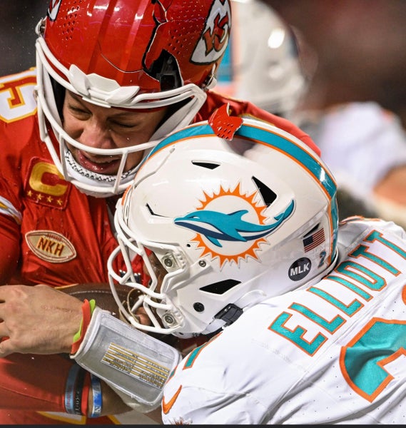 Panarin Pro Stock TRUE Catalyst 9X Hockey Stick 2 Pack