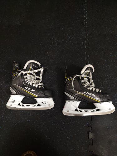 Senior Used CCM Tacks 9080 Hockey Skates Regular Width 8.5