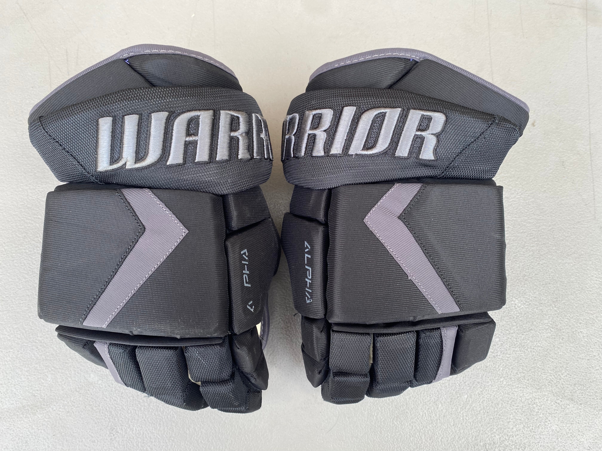 Warrior Alpha LX Pro Stock Hockey Gloves 14" Black 5176
