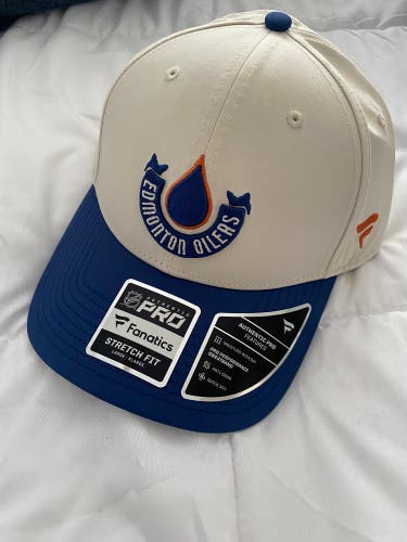 Battle of Alberta Edmonton Oilers Heritage Classic Fitted Hat