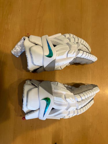 Used Once* Nike Vapor Premier Gloves Large