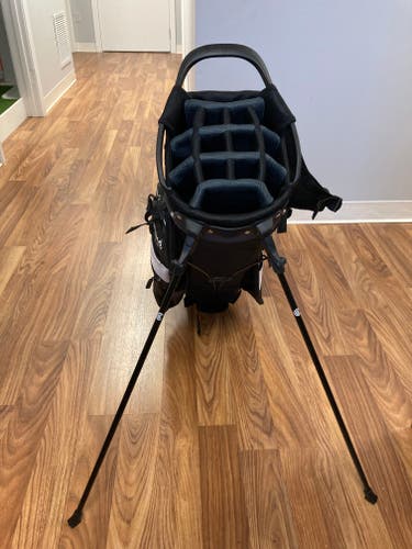 New Unisex Cleveland Bag