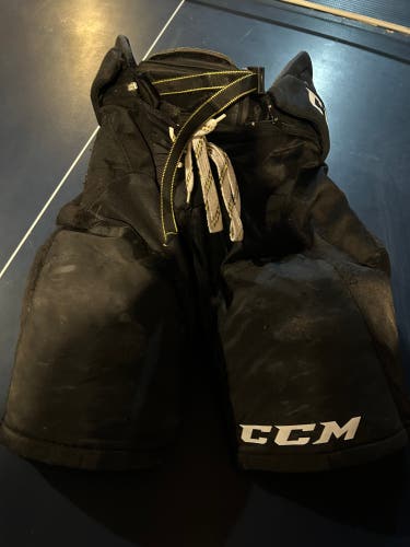Senior Medium CCM Tacks 9060 Hockey Pants