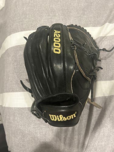 Pitcher's 11.75" A2000 ck22 Baseball Glove