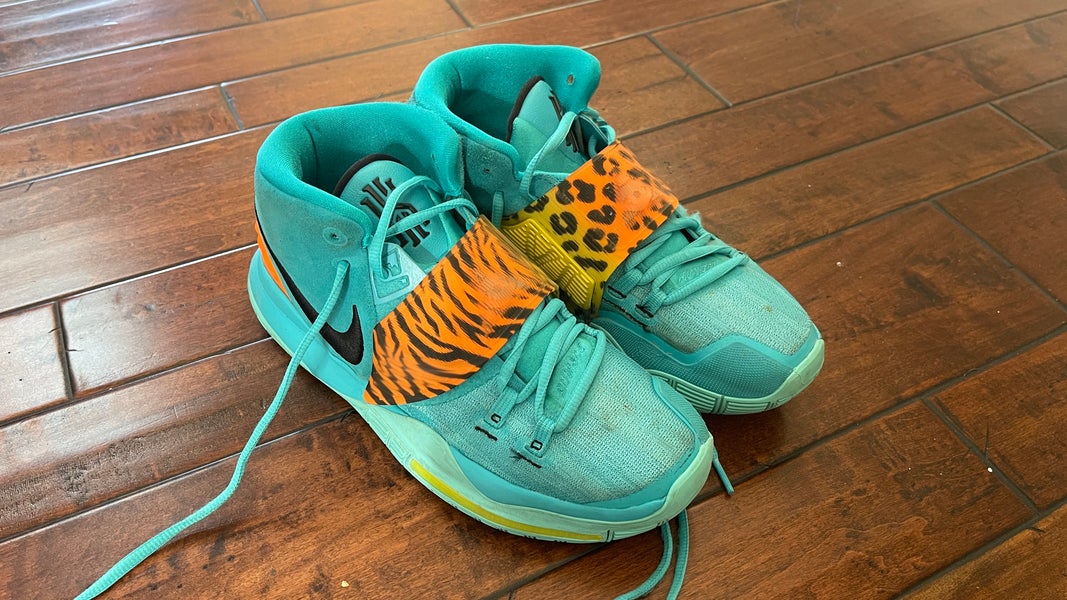 Used Men's Size 8.5 (Women's 9.5) Nike Shoes