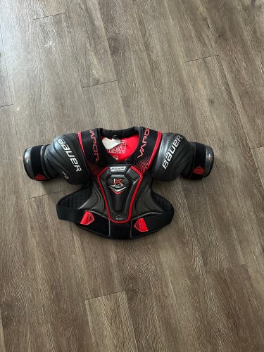 New Medium Bauer Vapor 1X Lite Shoulder Pads