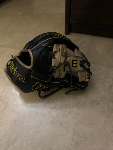 Used Infield 11.75" A2000 Baseball Glove