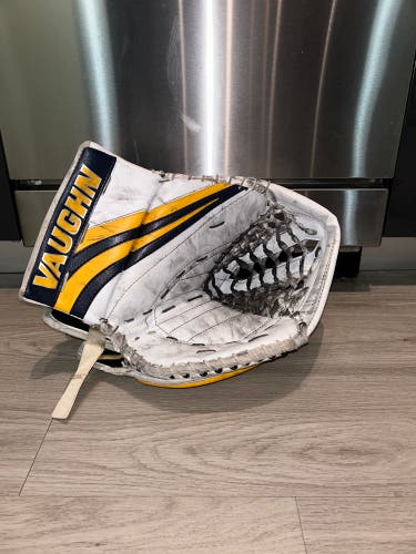 Vaughn Pro Stock VE8 Pro Stock Senior Glove & Blocker (Practice Palm Glove)