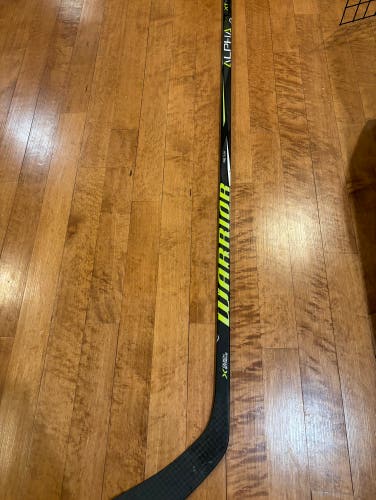 Senior Right Handed W03 Pro Stock Alpha QXT Pro Team Hockey Stick