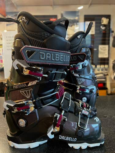 Dalbello Panterra 85 Size 22.5 Womens Freeride boot with walk mode.