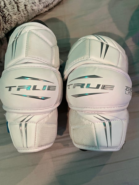 True Zerolyte Lacrosse Shoulder Pads, Large / White