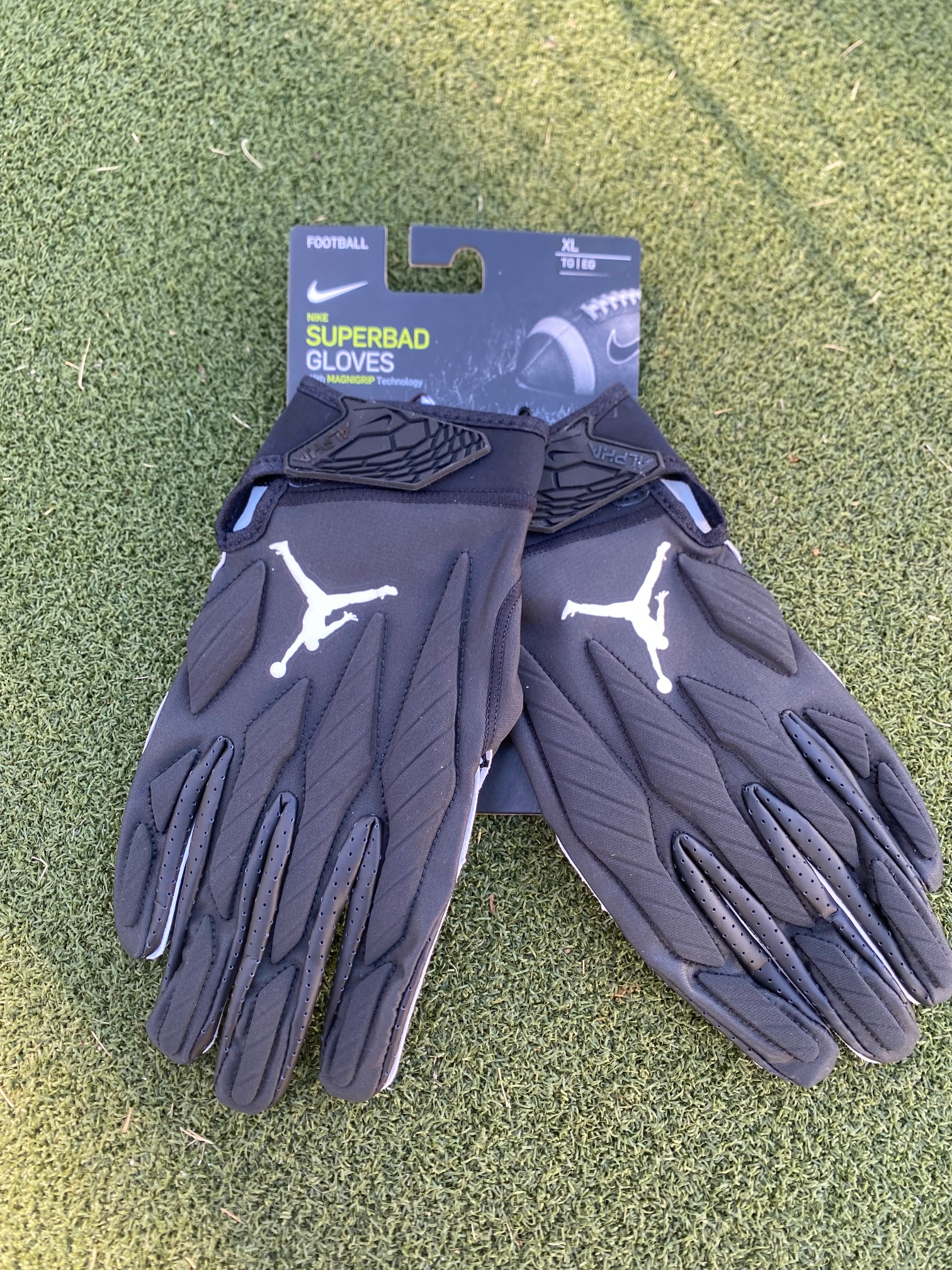 Black New Adult XL Jordan Superbad 5.0 Gloves