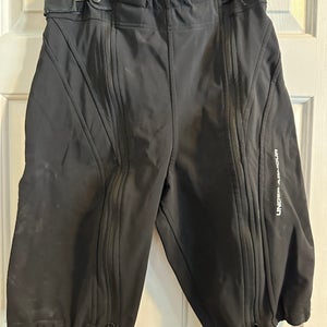 Black Men's Medium Under Armour Training Shorts