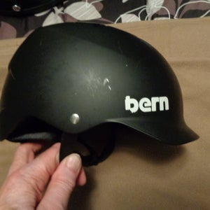 Men's Medium Bern Bike Helmet