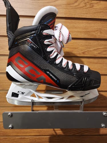 CCM JetSpeed FT680 Hockey Skates Senior Regular Width 7.5