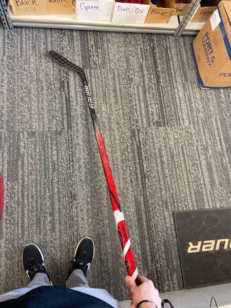 Senior Left Hand P28 Vapor Hyperlite 2 Hockey Stick