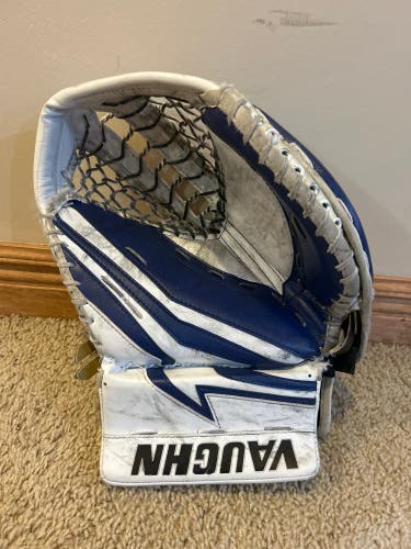 Vaughn v9 goalie glove