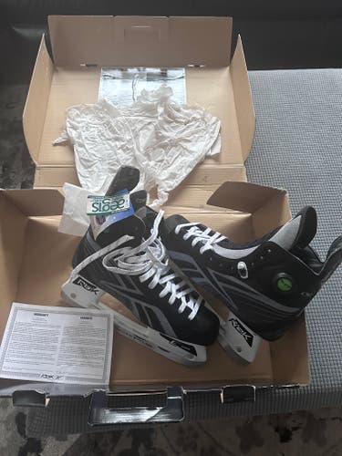 Senior New Reebok 9K Pump Hockey Skates Regular Width 11