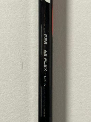 Intermediate Right Handed P28 Vapor FlyLite Hockey Stick