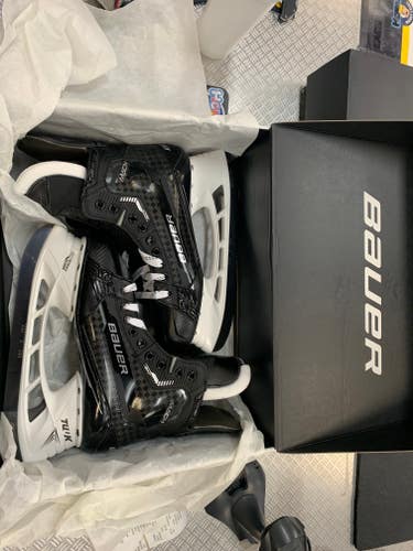 Senior New Bauer Supreme Mach Hockey Skates Regular Width Pro Stock 9.5