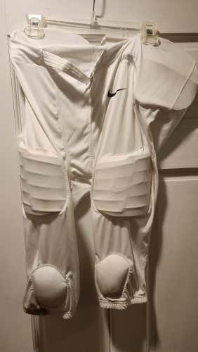 White Boy's/Men's Used XXXL Nike Recruit 3.0 Game Pants