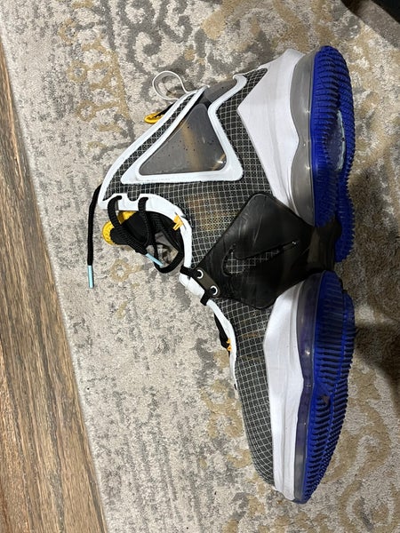 Lebron 19 basketball men’s size 11.5