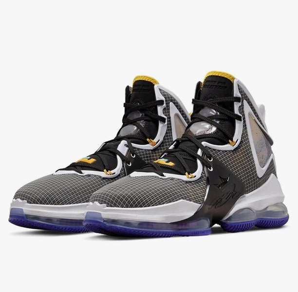 Lebron 19 basketball men’s size 11.5