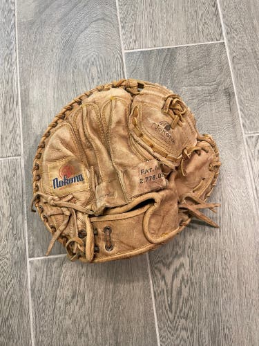 Nokona CM88 Catcher's Glove - Right Hand Throw