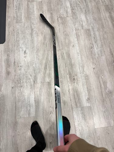 Intermediate Left Hand P28  green Jetspeed FT6 Pro Hockey Stick