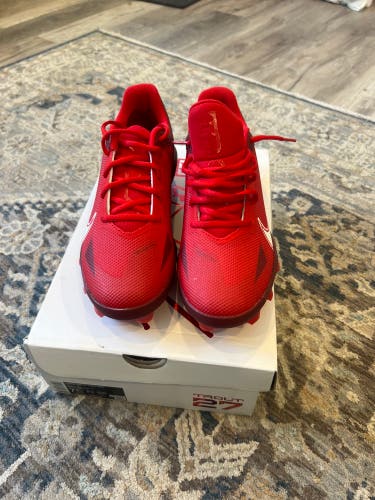 Red Men's Molded Cleats Low Top Trout