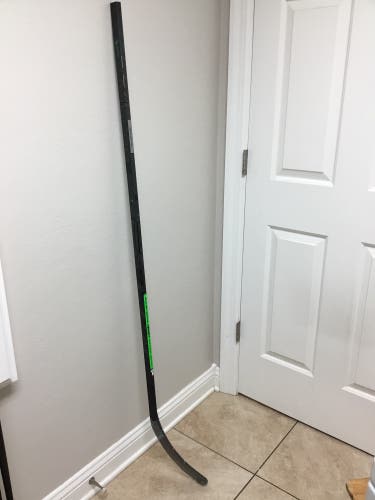 CCM Ribcor Trigger 6 Pro Jr 55 Right P29 Hockey Stick