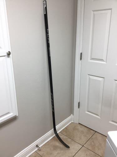 CCM Ribcor Team Sr 70 Right P28Hockey Stick