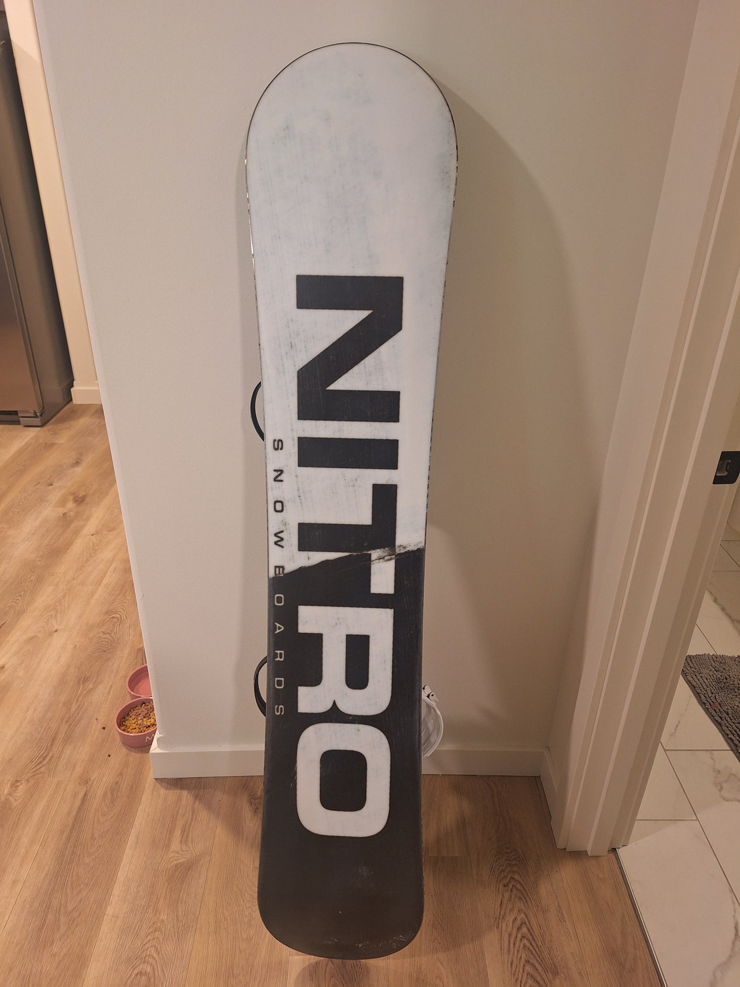 Men's Nitro PRIME RAW Snowboard All Mountain With Bindings Medium Flex