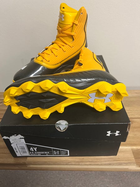 New in Box Under Armour Highlight Football Cleats SidelineSwap