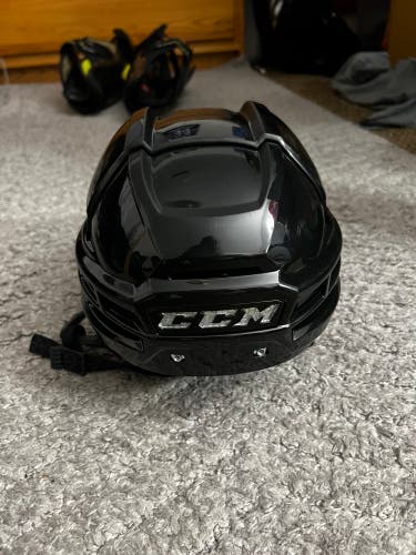 New Medium CCM  Super Tacks X Helmet