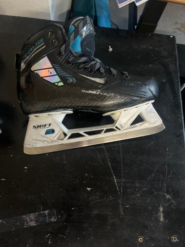Intermediate True Regular Width   Size 5.5 TF9 Hockey Skates