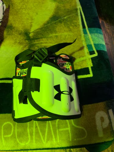 Used Youth Small Under Armour Rib Pad And beceps