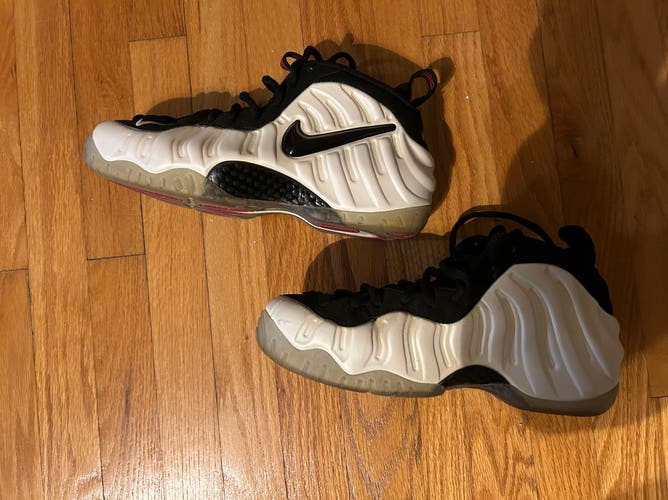 Used Nike Air Foamposite pearl white size 10.5