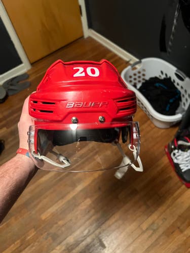 Used Medium Bauer Re-Akt 200 Helmet