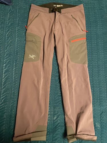 Men’s soft shell Arcteryx pants