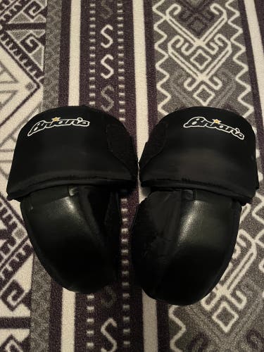 Used senior Brian's Goalie Knee Guards