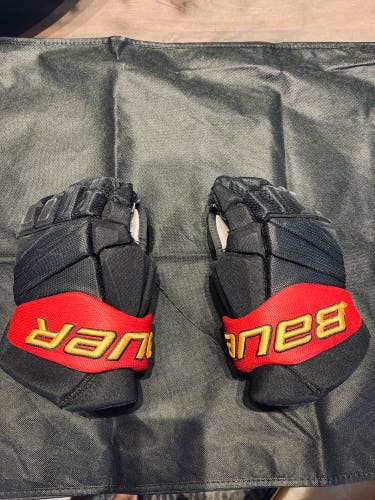 Hockey Glove Bauer - Special Color