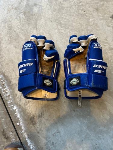 Used Bauer 14" Gloves